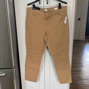 Woman Tan Skinny Ankle Pants